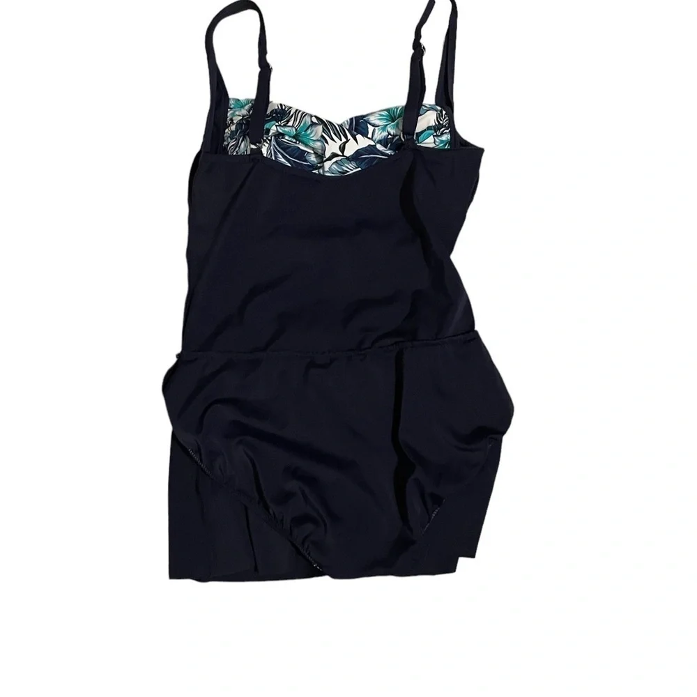 A & H Sportswear Co. Women’s One Piece Ruched Front Swimsuit Swim Dress Size 12
